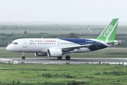 Китайский заменитель Boeing 737 и Airbus A320 выходит на новый уровень: COMAC C919-600 вышел на испытания